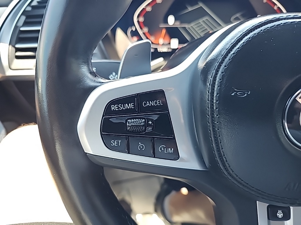 Vehicle image 26 of 31