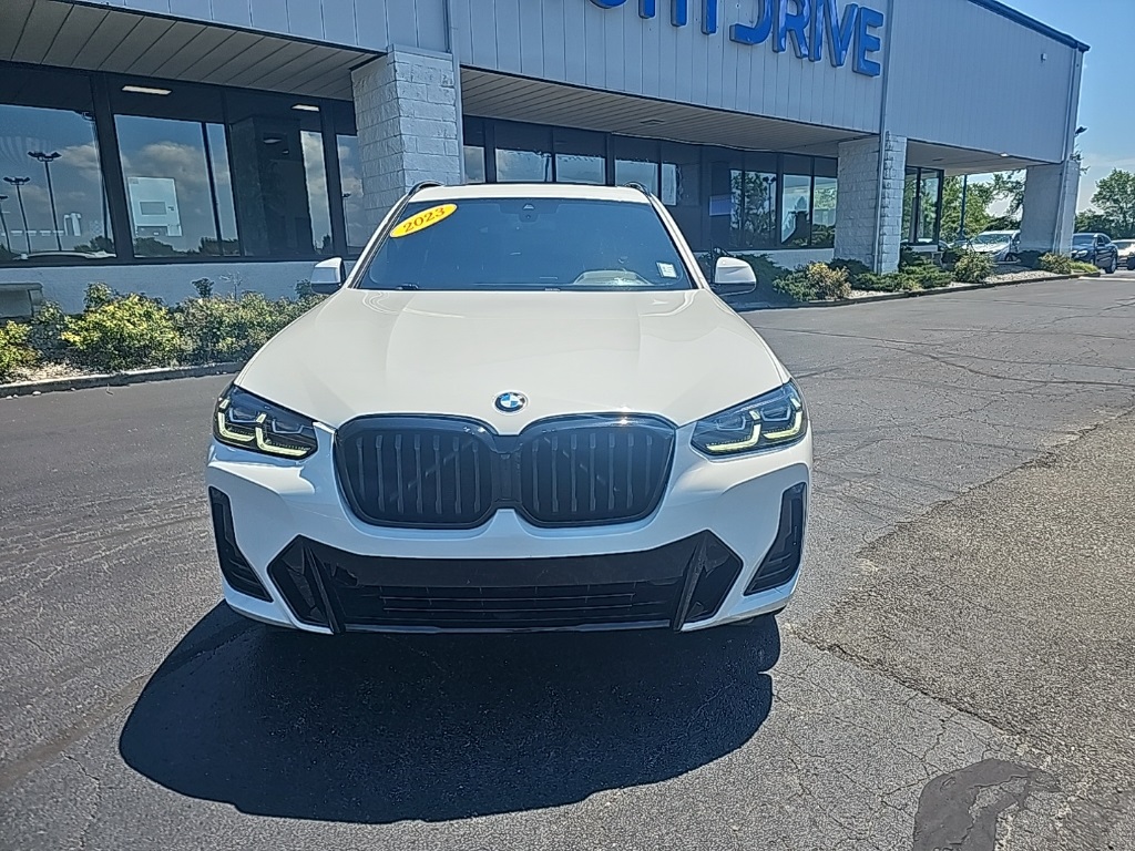 Vehicle image 3 of 31