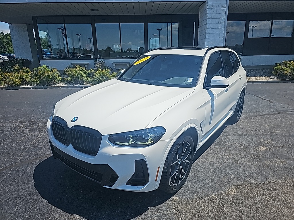 Vehicle image 2 of 31