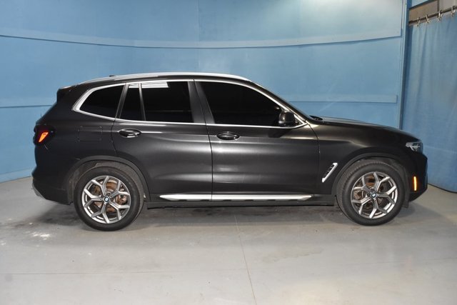 2023 BMW X3 xDrive30i Image 3 of 30
