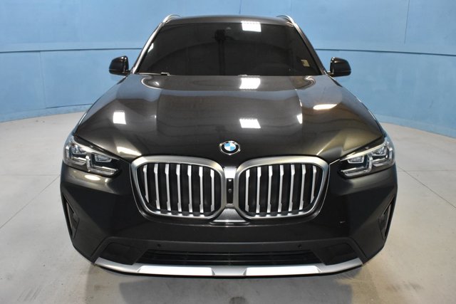 2023 BMW X3 xDrive30i Image 2 of 30
