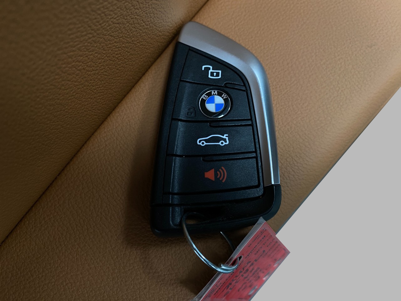 Vehicle image 31 of 32
