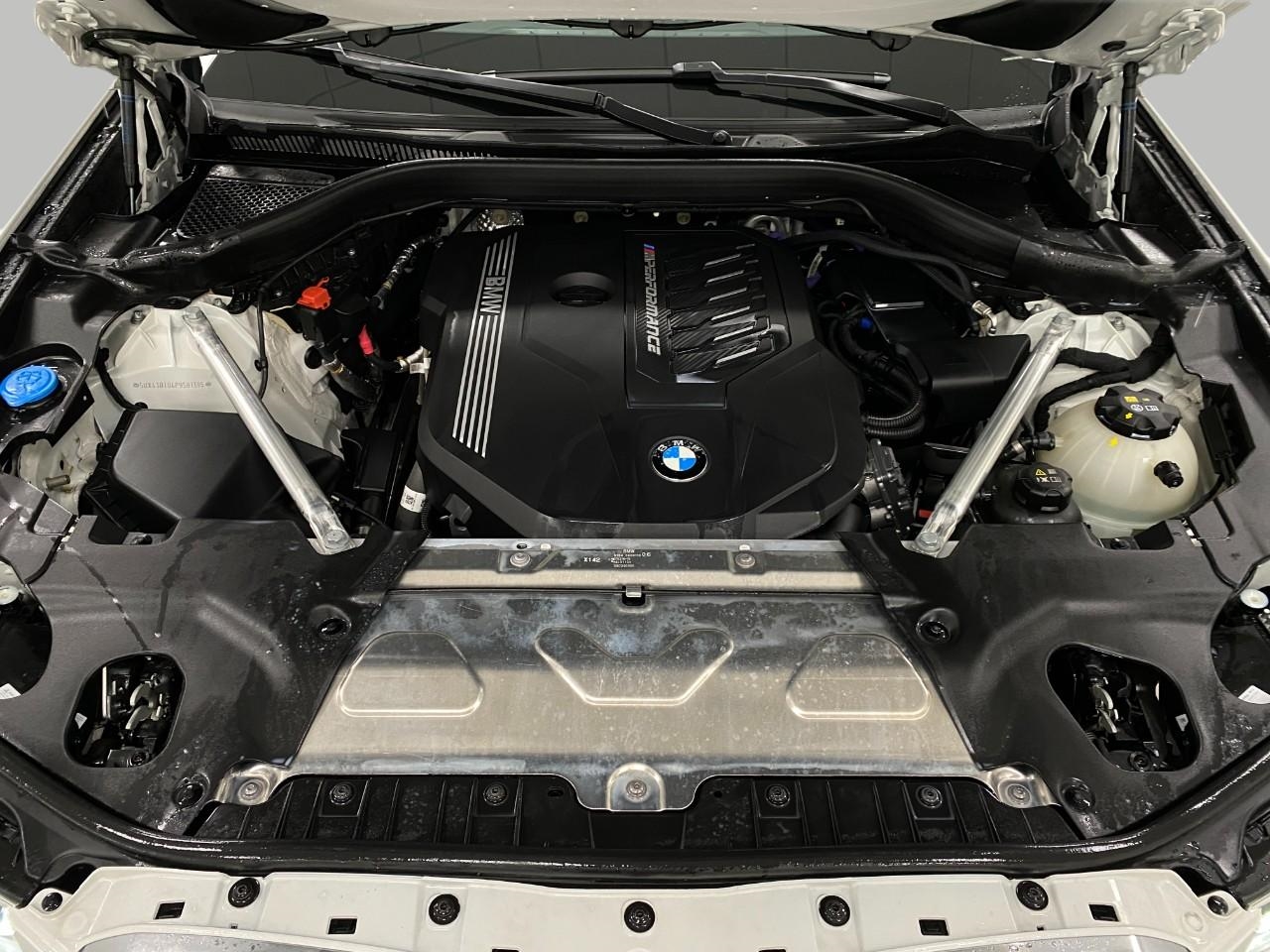 Vehicle image 11 of 32