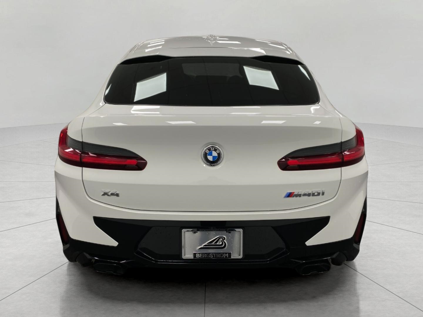 Vehicle image 7 of 32