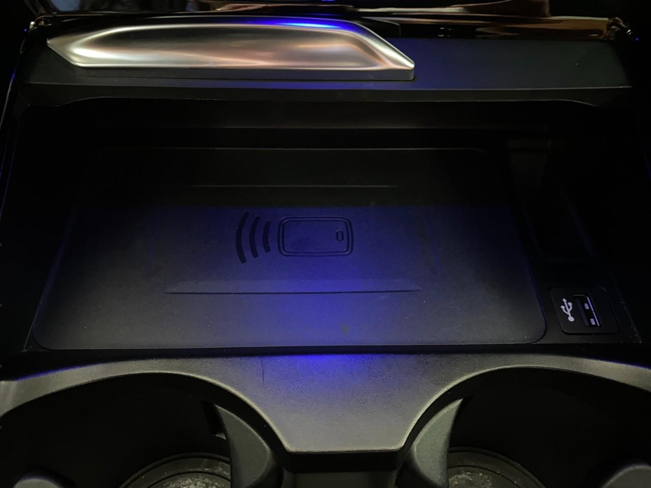 Vehicle image 24 of 32
