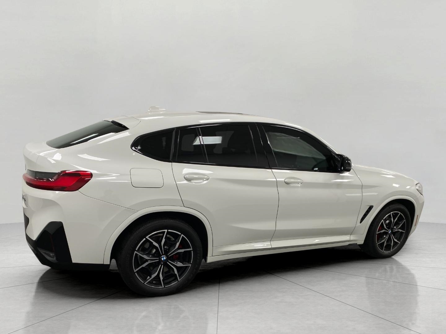 Vehicle image 6 of 32