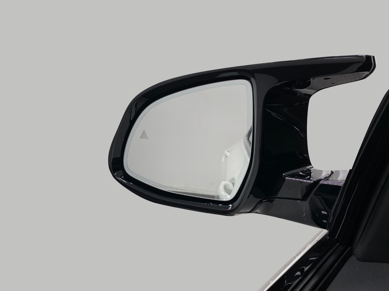 Vehicle image 18 of 32
