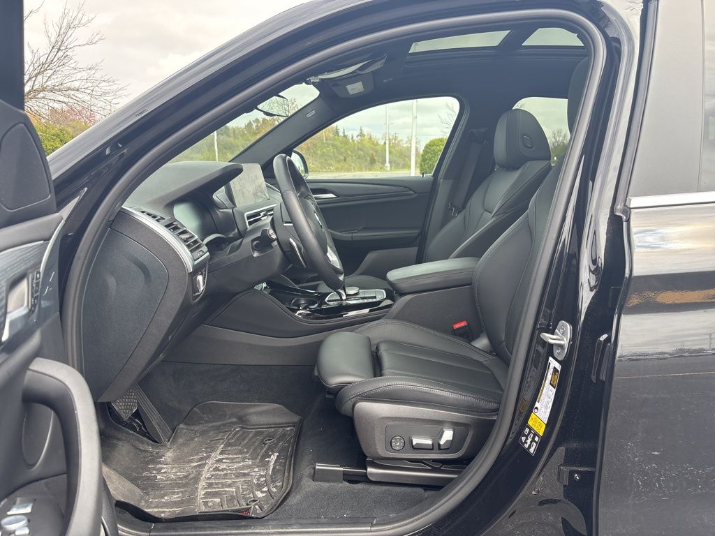Vehicle image 9 of 20