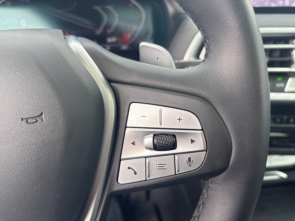 Vehicle image 13 of 20