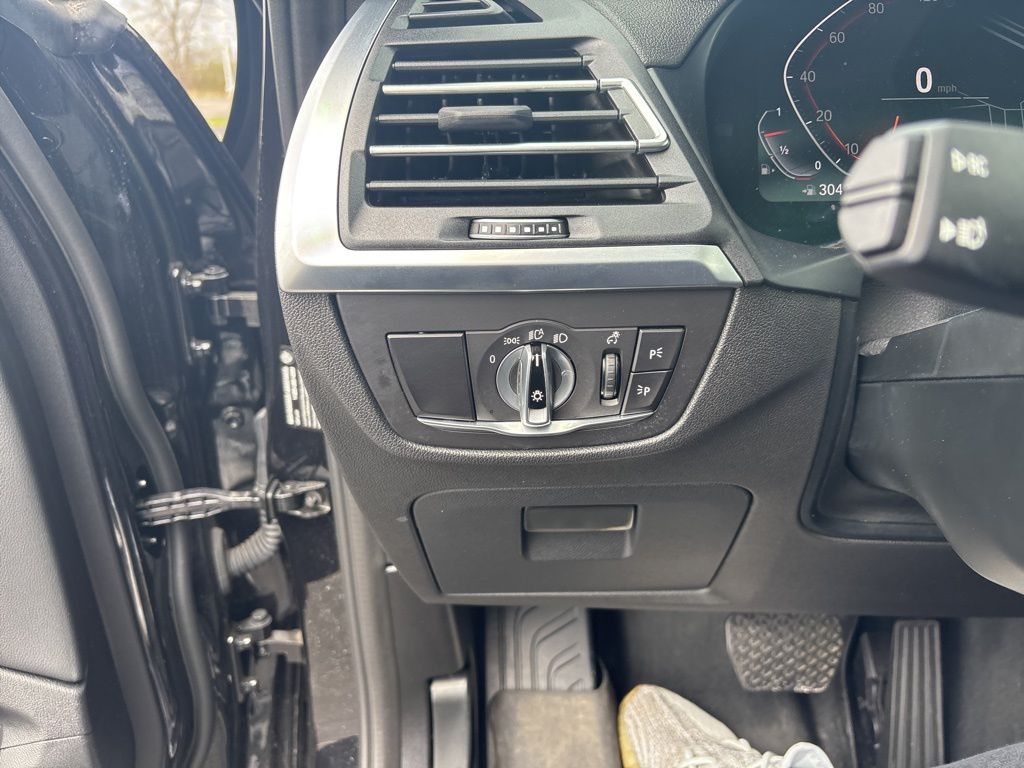 Vehicle image 15 of 20