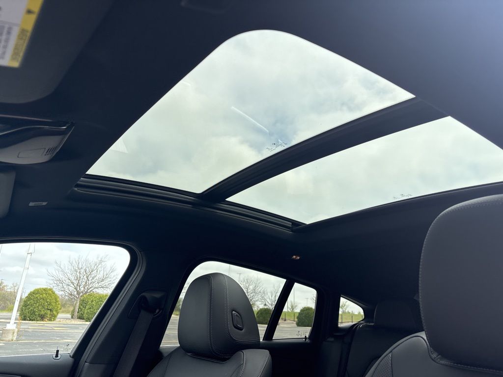 Vehicle image 19 of 20