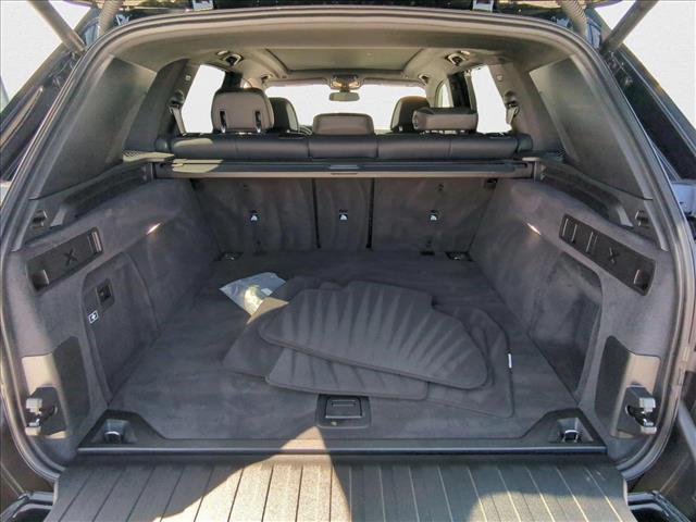Vehicle image 11 of 26
