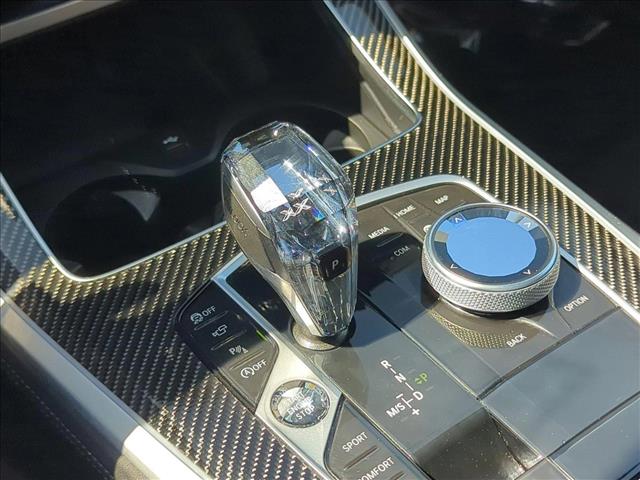 Vehicle image 24 of 26