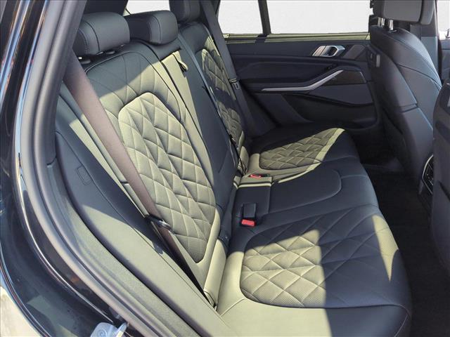 Vehicle image 14 of 26
