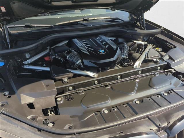 Vehicle image 9 of 26