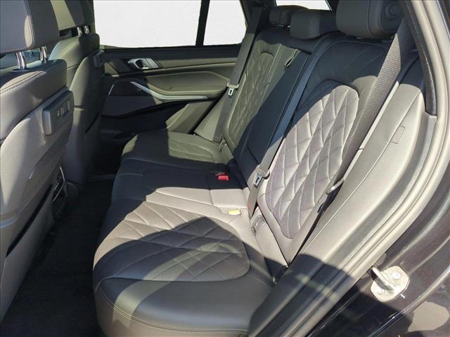 Vehicle image 15 of 26