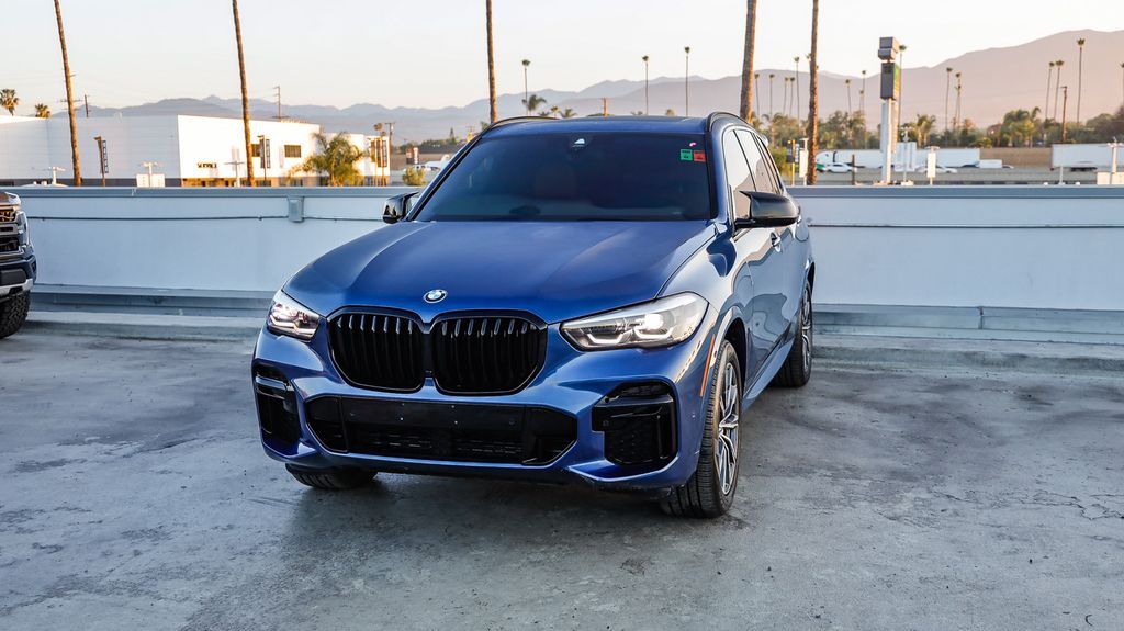 2023 BMW X5 M50i Image 1 of 32