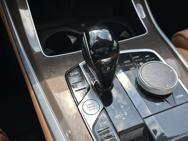 Vehicle image 32 of 35
