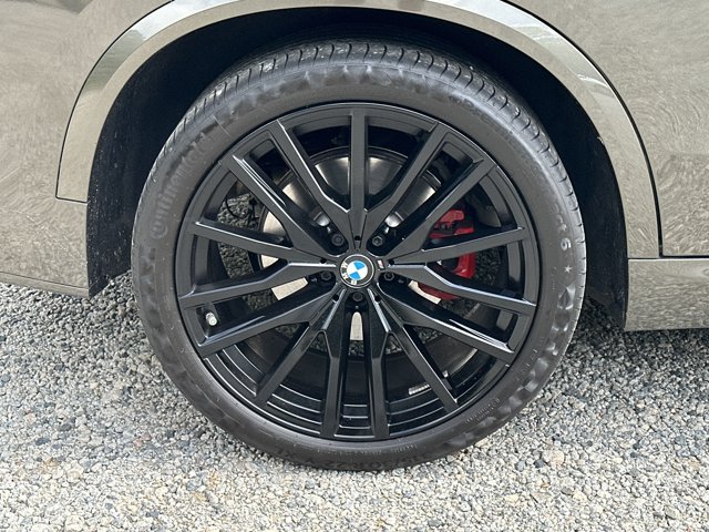 Vehicle image 18 of 35