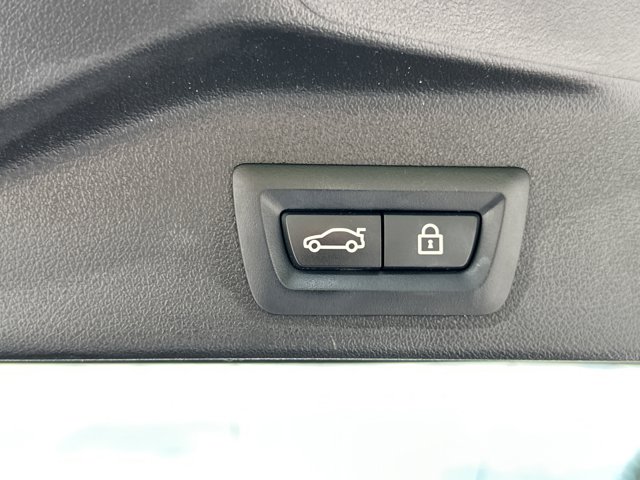 Vehicle image 20 of 35