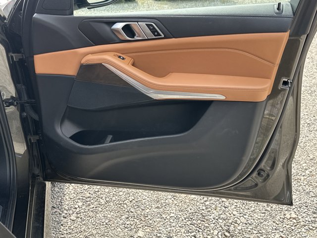 Vehicle image 15 of 35