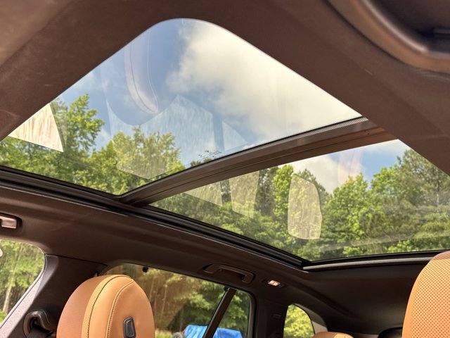 Vehicle image 34 of 35