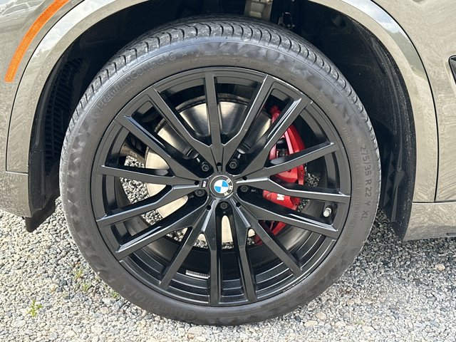 Vehicle image 11 of 35