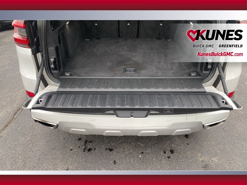 Vehicle image 42 of 48