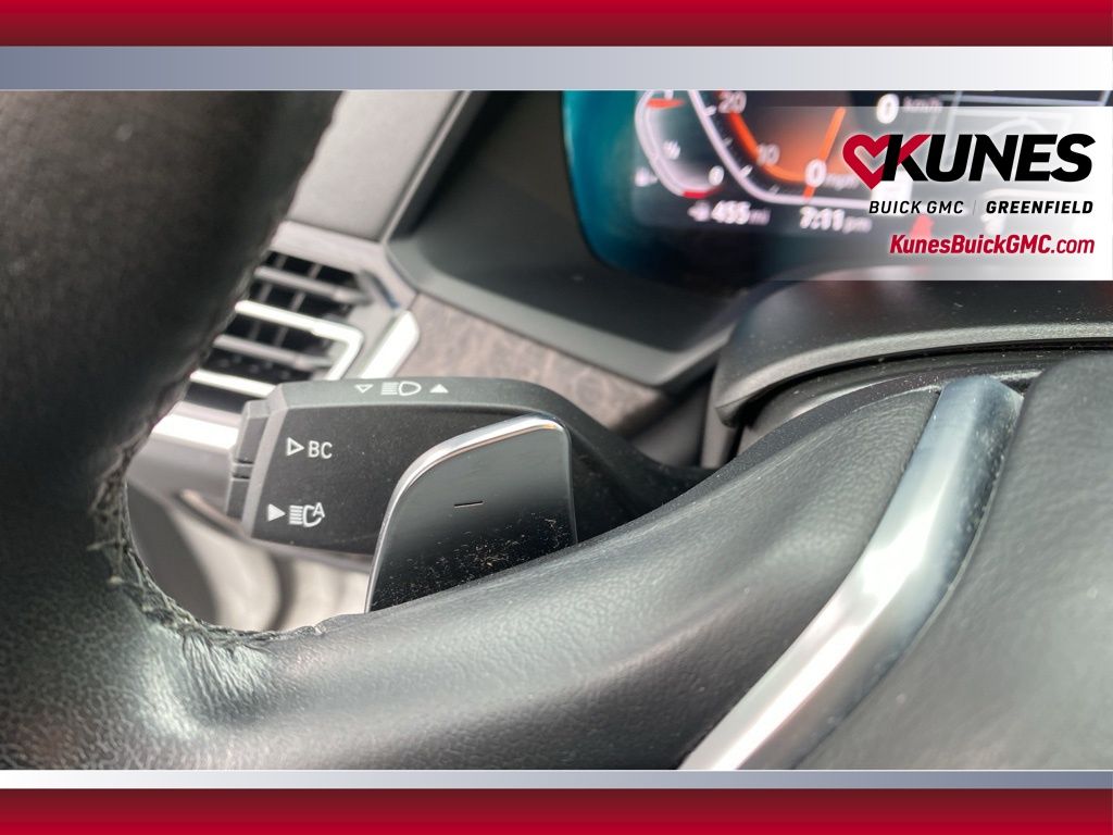 Vehicle image 23 of 48