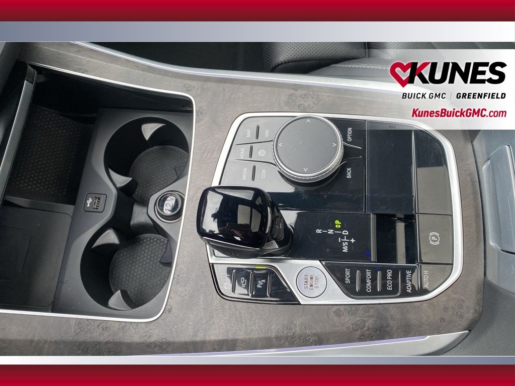 Vehicle image 29 of 48