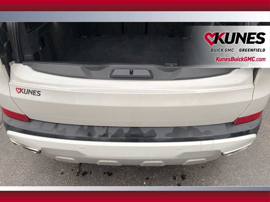 Vehicle image 40 of 48