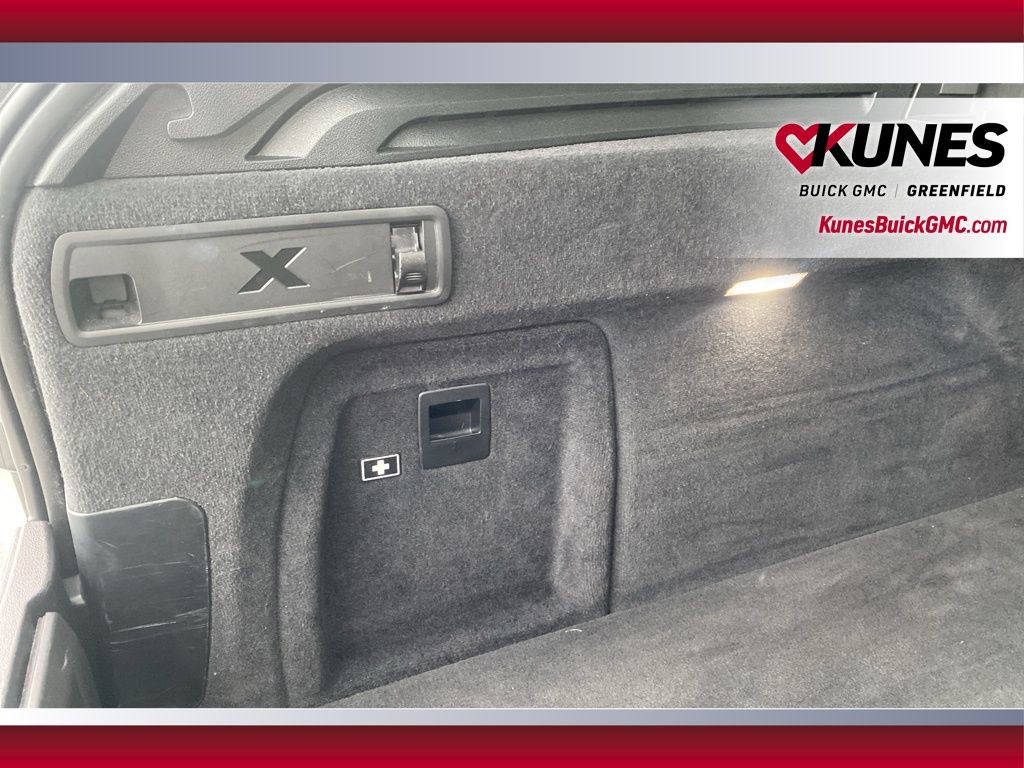 Vehicle image 37 of 48