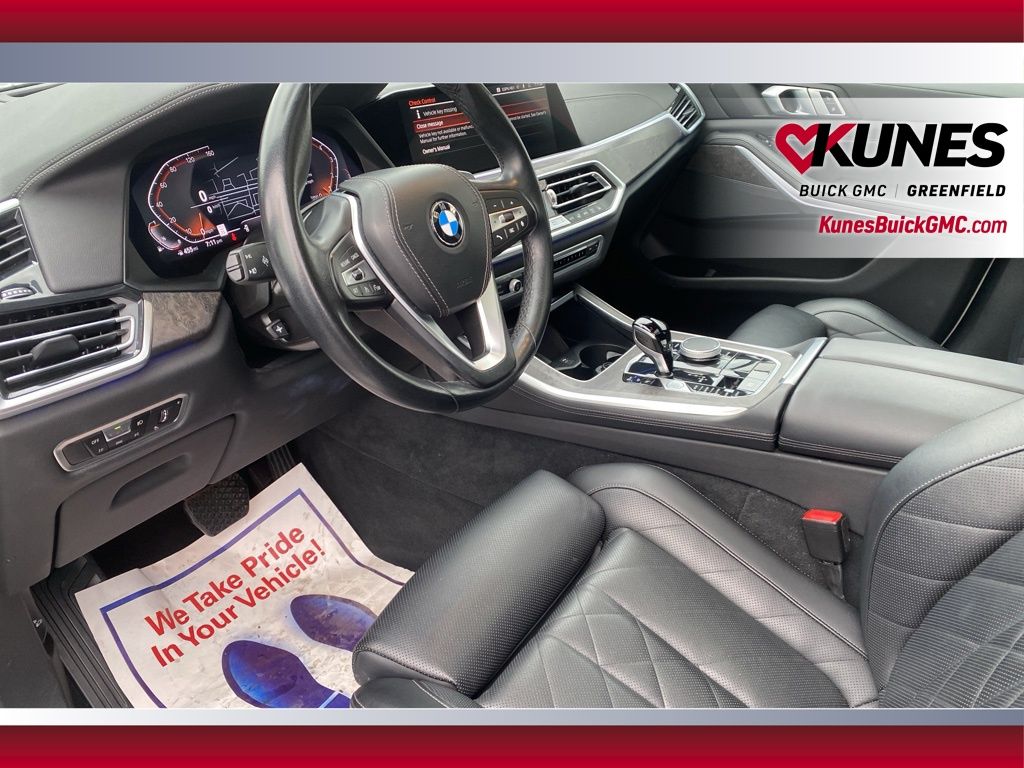 Vehicle image 14 of 48