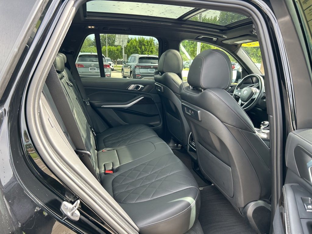 Vehicle image 39 of 60