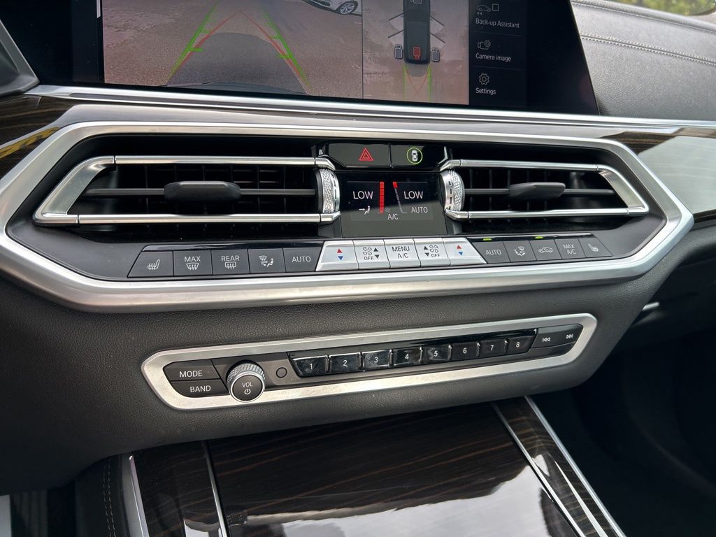 Vehicle image 29 of 60