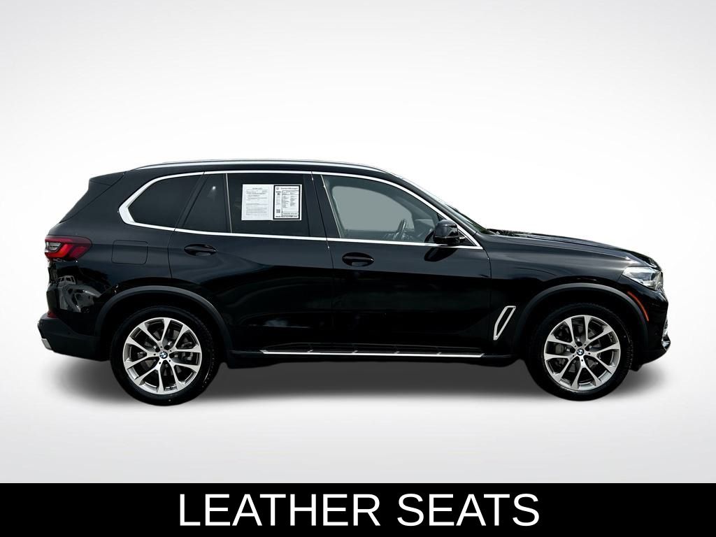 Vehicle image 4 of 60