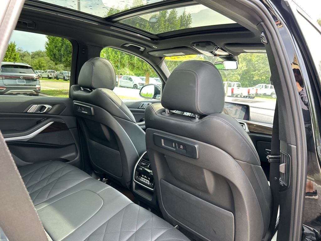 Vehicle image 41 of 60