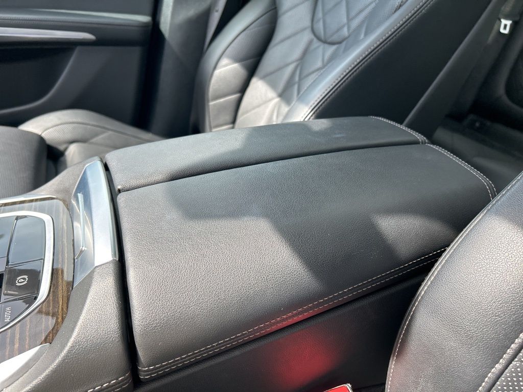 Vehicle image 31 of 60