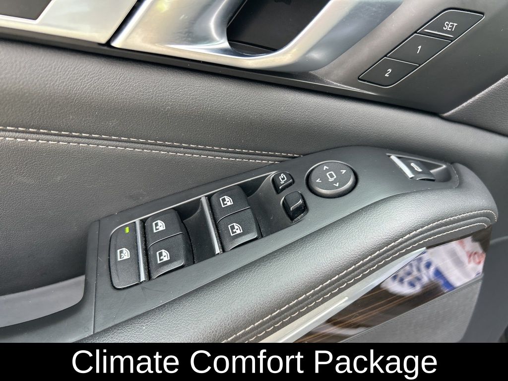 Vehicle image 13 of 60