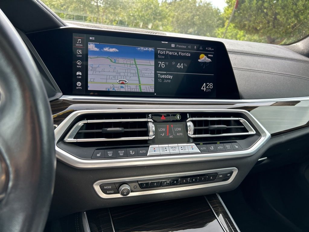 Vehicle image 25 of 60