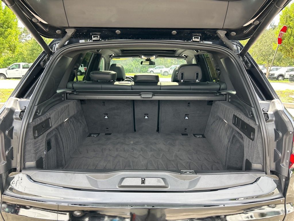 Vehicle image 45 of 60