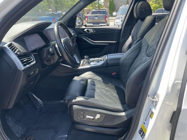 Vehicle image 21 of 37