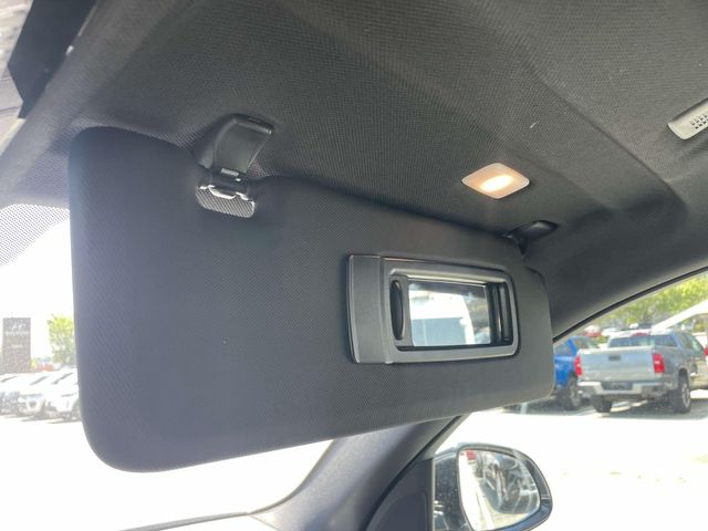 Vehicle image 31 of 37