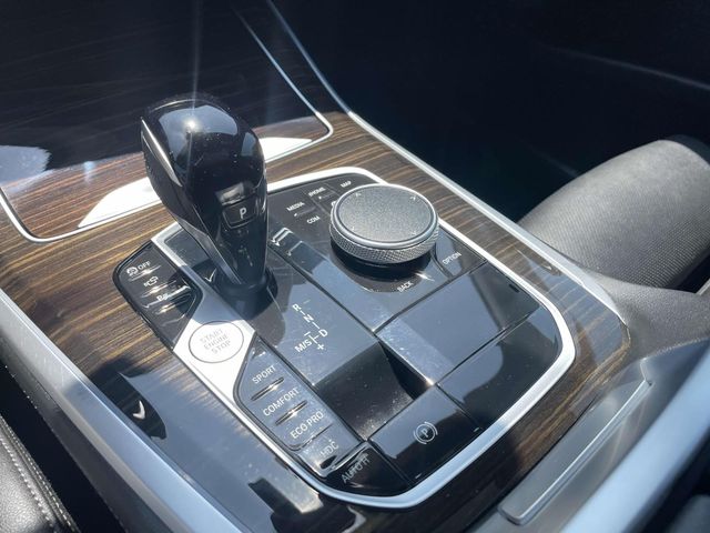 Vehicle image 29 of 37