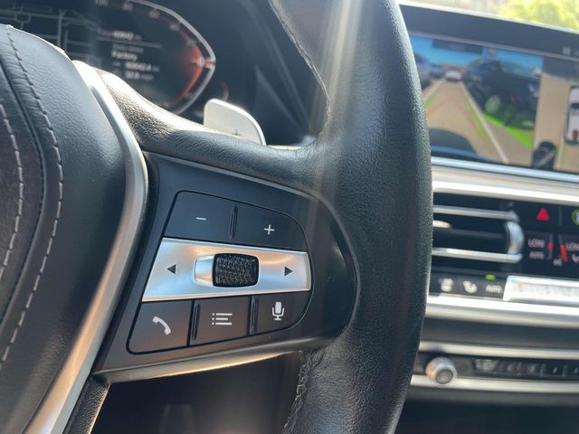 Vehicle image 33 of 37