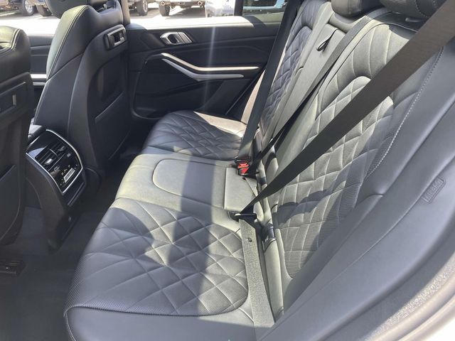 Vehicle image 18 of 37