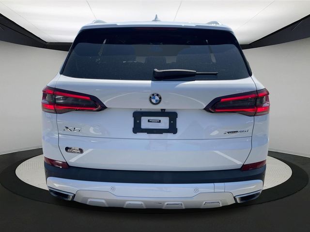Vehicle image 8 of 37