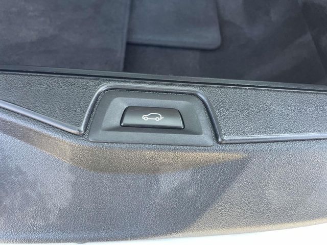 Vehicle image 11 of 37