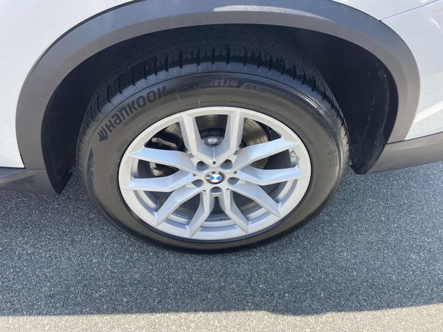 Vehicle image 16 of 37