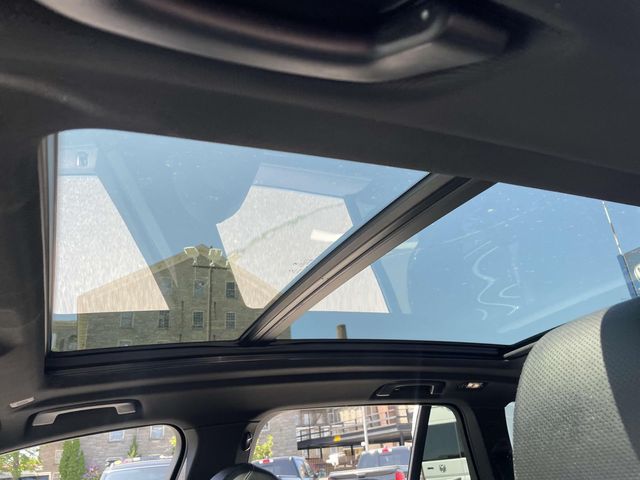 Vehicle image 25 of 37